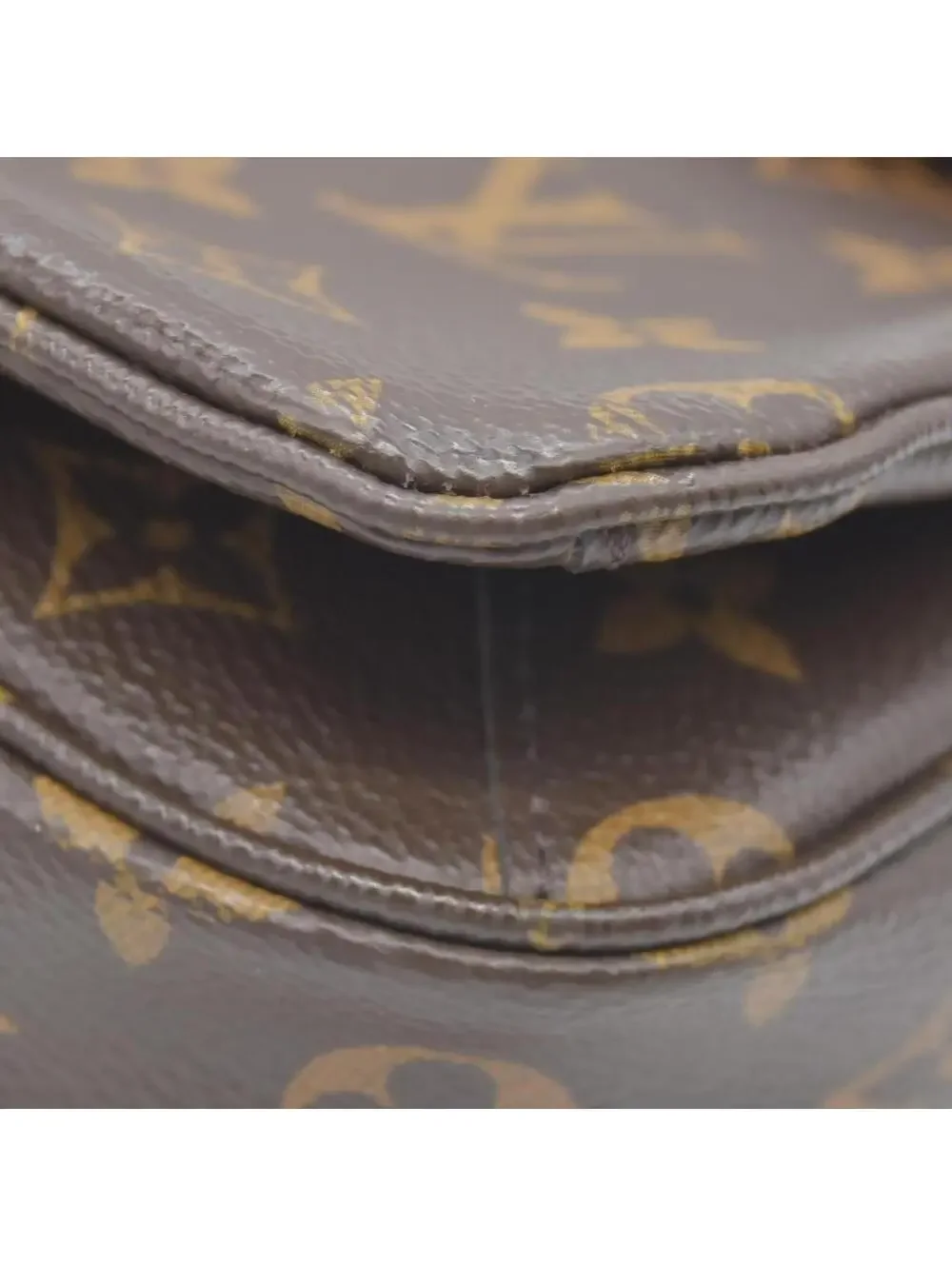 $2750 Louis Vuitton Monogram Pochette Metis PL1138